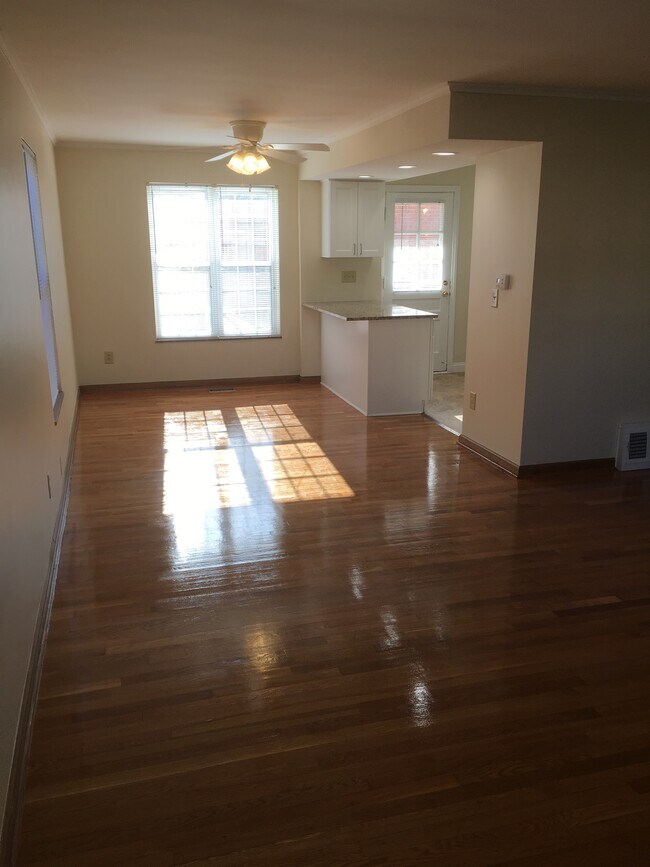 Foto del edificio - 2111 Ridgeview Rd