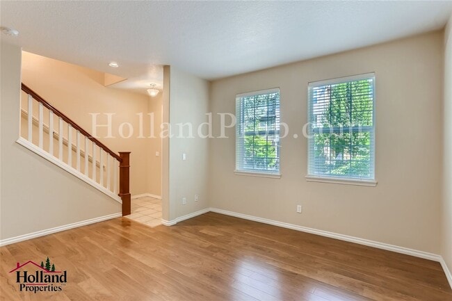 Foto del edificio - Lovely 3-Level Townhouse in great Hillsboro location!