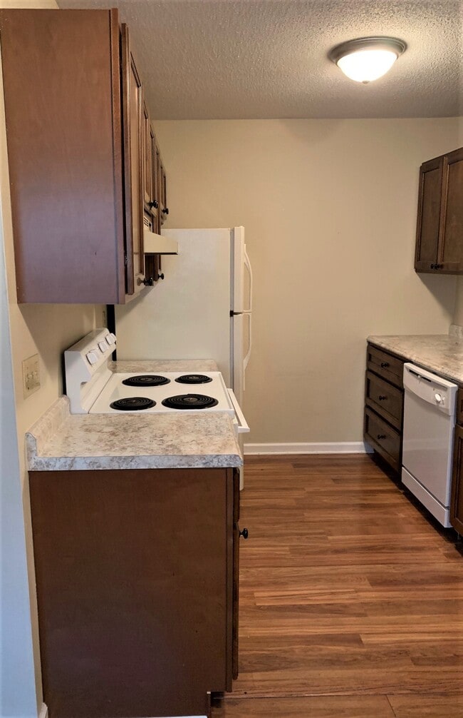Building Photo - 205 Hialeah Dr