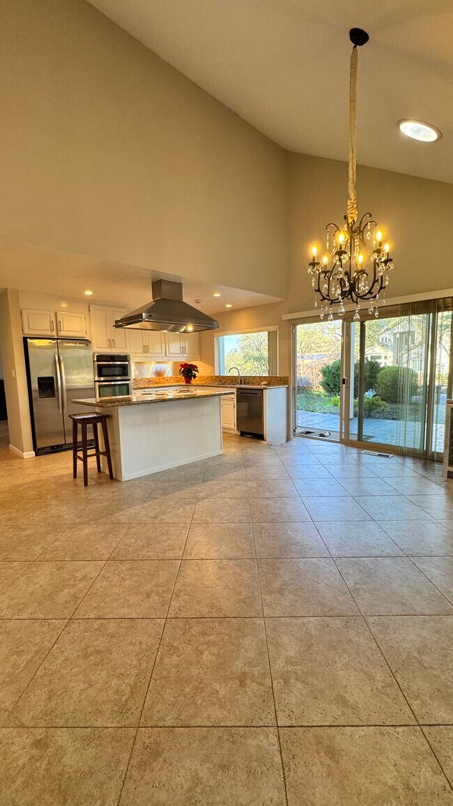 Foto del edificio - 2825 King Edward Dr