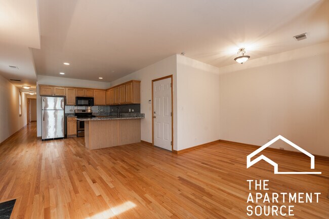 Foto del edificio - 3117 N Damen Ave
