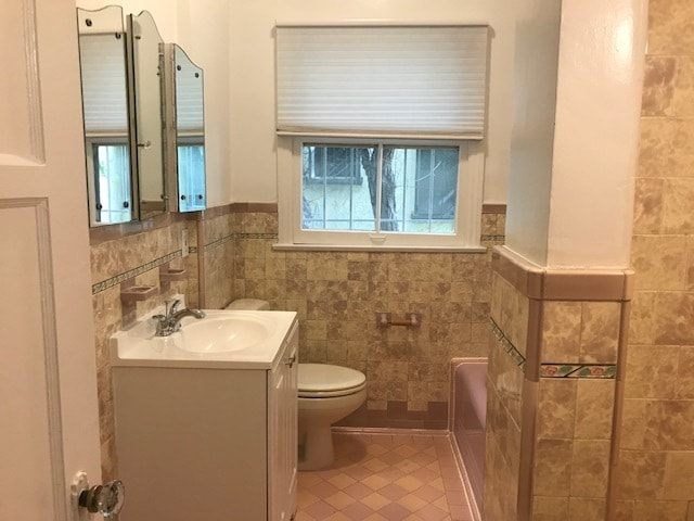 Bathroom - 359 S Cloverdale Ave