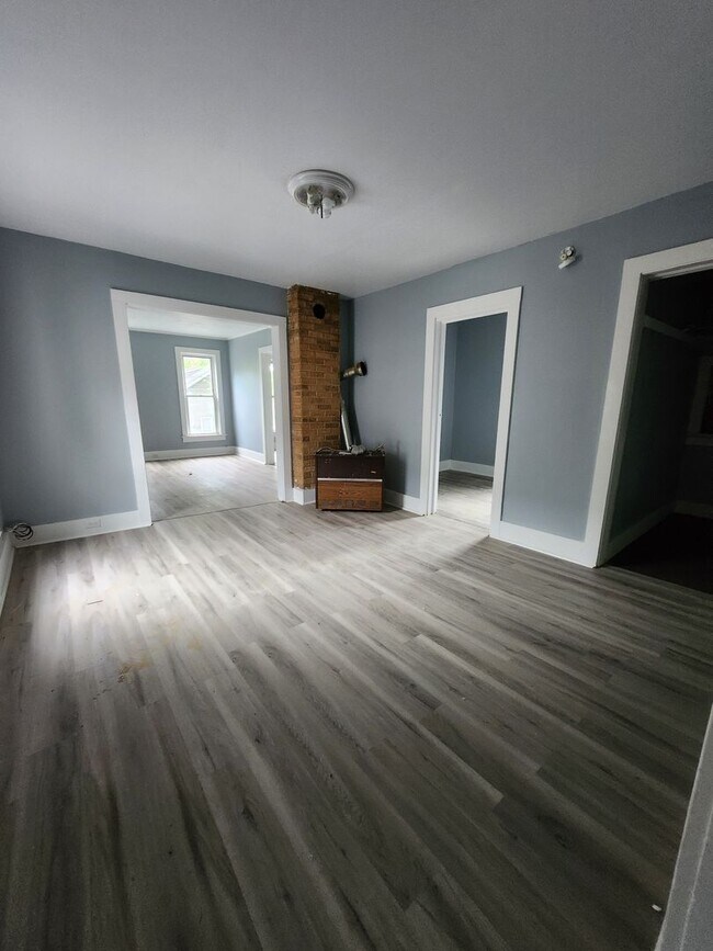 Foto del edificio - East side 3 bedroom apartment