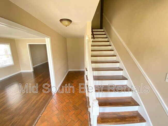 Building Photo - 4748 Wooddale Ave