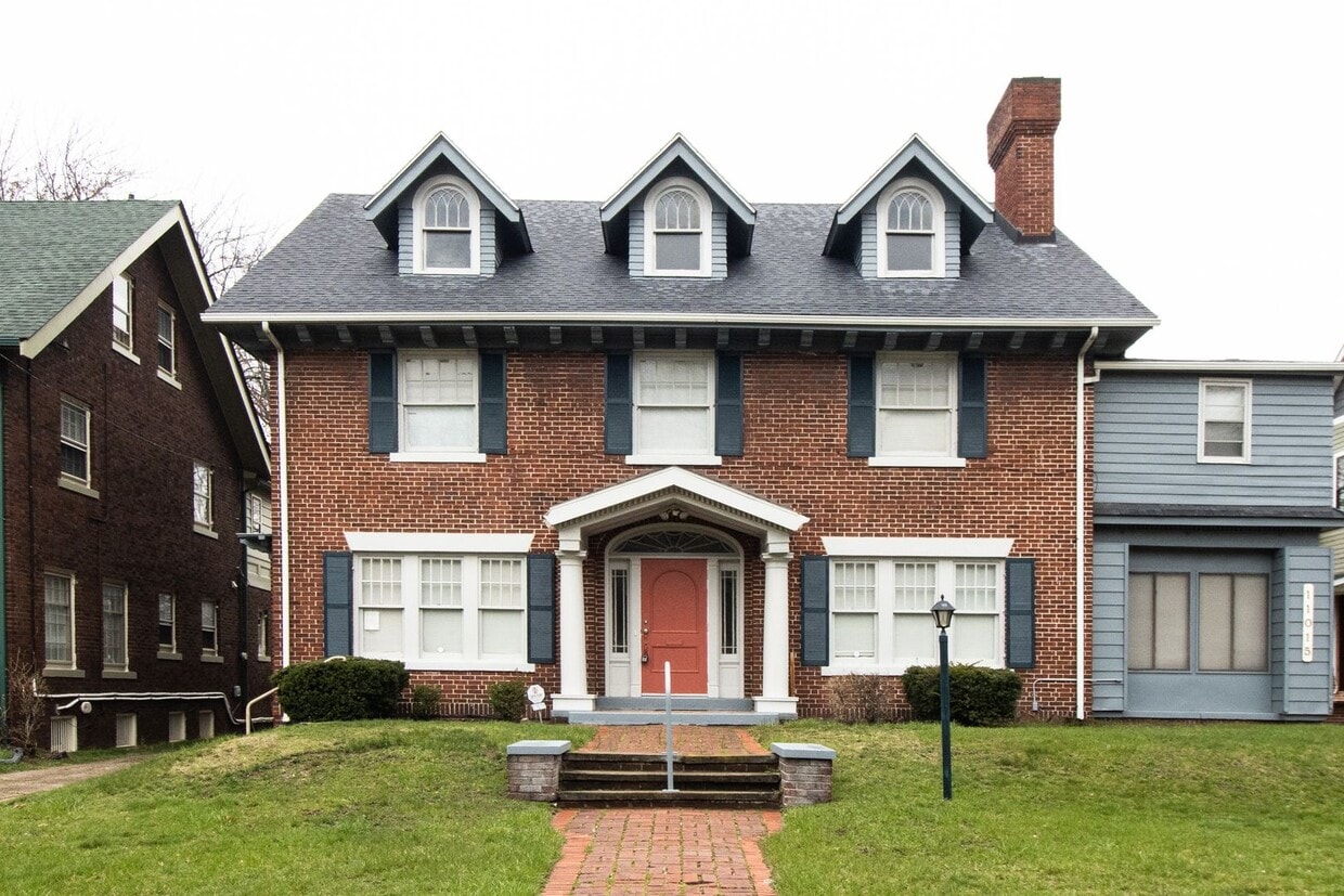 Primary Photo - 11015 Wade Park Ave