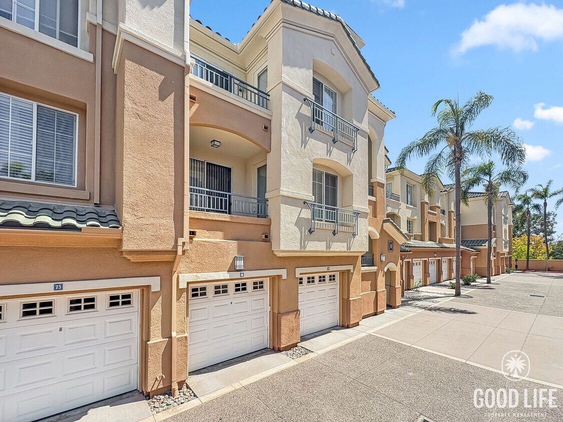 Foto principal - Charming 2-Bedroom Home with Resort-Style ...