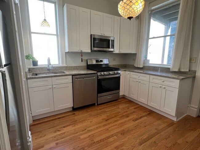 Cocina - 3349 W Adams St