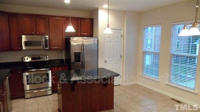 Foto del edificio - 2735 Laurel Cherry St