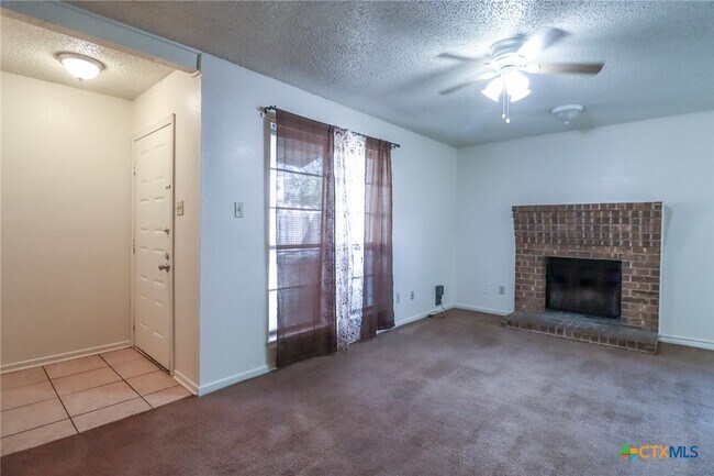 Foto del edificio - 1105 Covey Ln