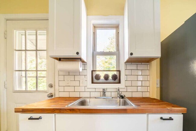 Foto del edificio - 3286 W 141st St