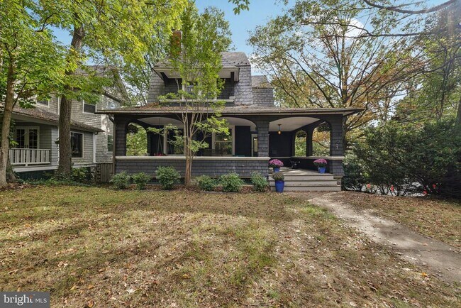 Foto del edificio - 101 Woodlawn Rd