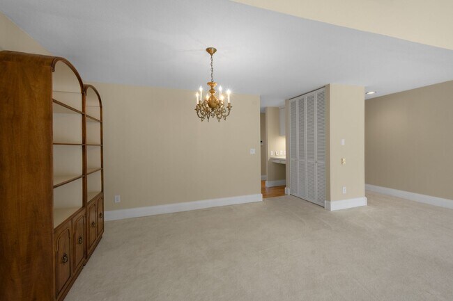 Foto del edificio - 2bd/1.75ba Bellevue Condo