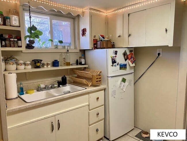 Foto del edificio - 208 E Pitkin St