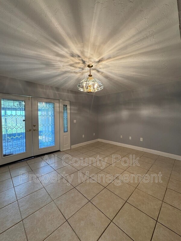 Building Photo - 1836 N Crystal Lake Dr
