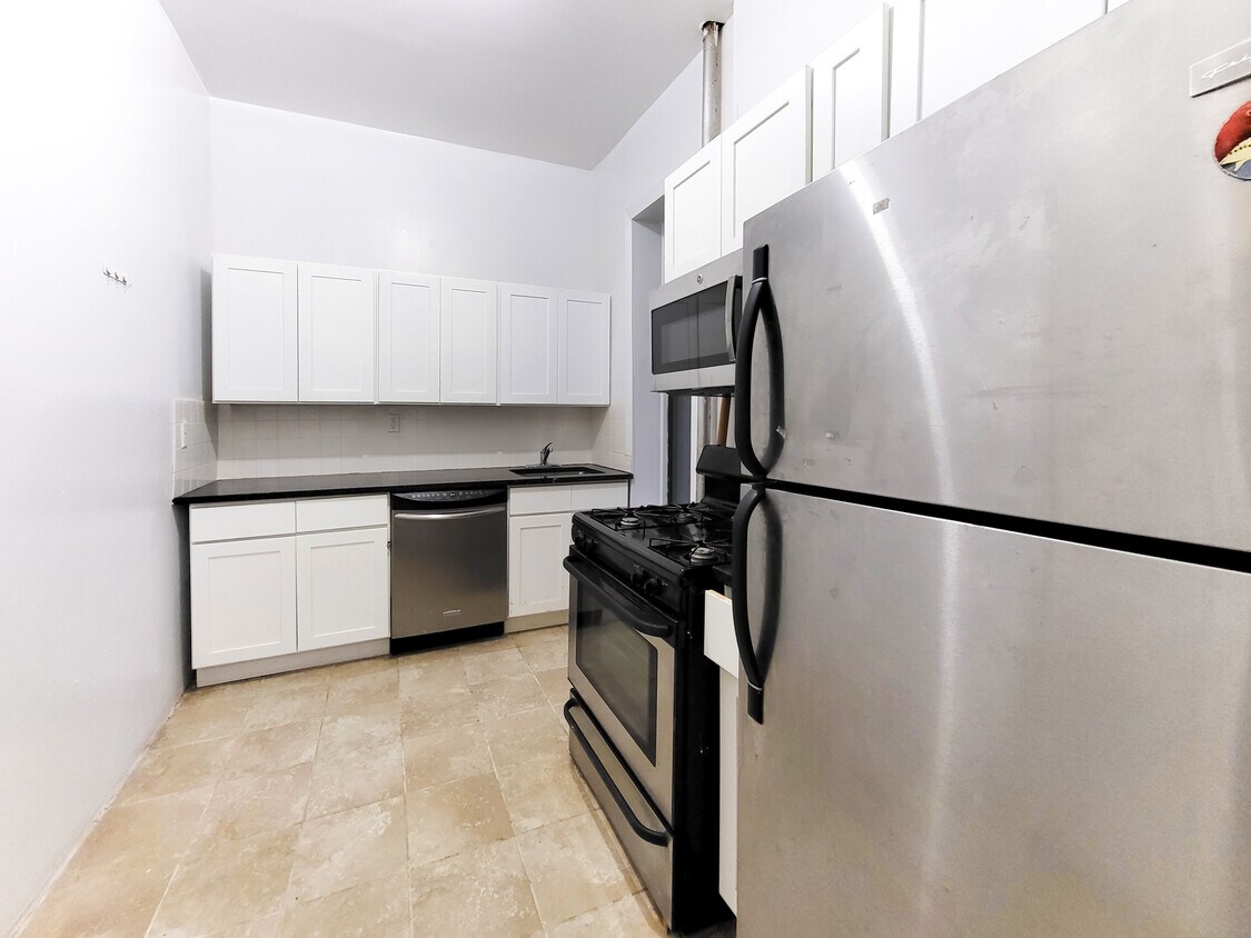 Primary Photo - 452 W 149th St