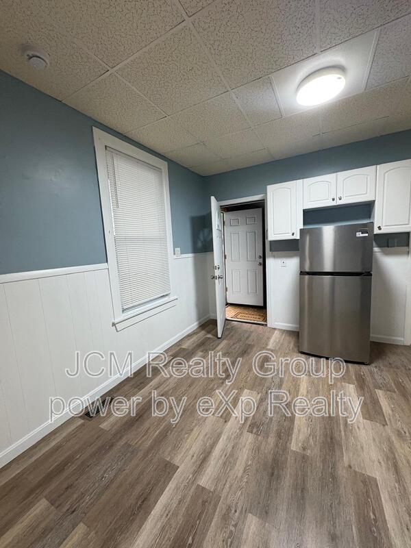 Photo - 144 Bloomingdale St Apartment