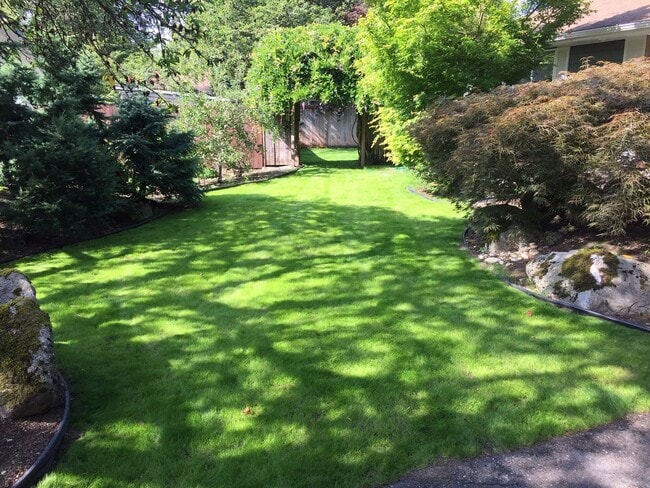 Photo - Quiet Kirkland Rambler House