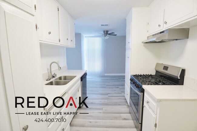 Foto del edificio - 4433 Colbath Ave
