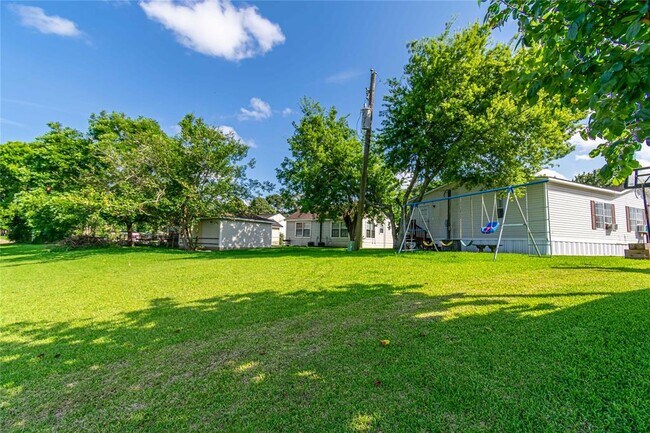 Building Photo - 515 Cruse Dr