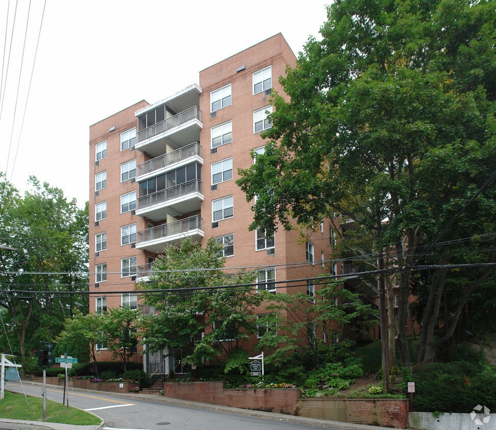 Rockledge House Apartments in Hartsdale, NY