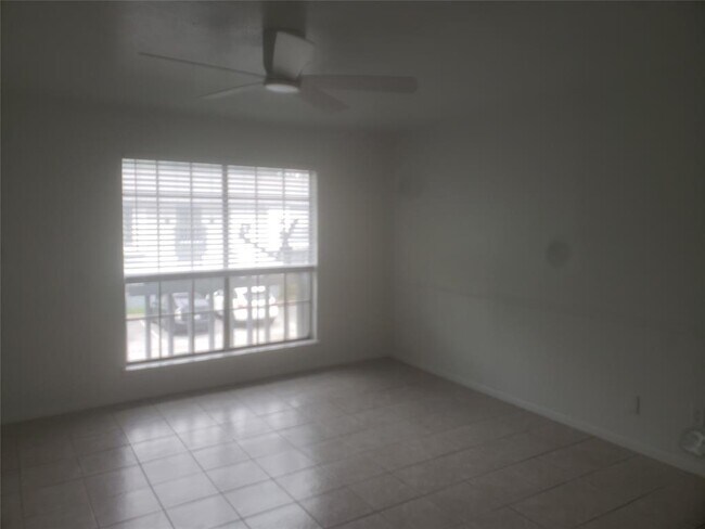 Building Photo - 12888 Montfort Dr