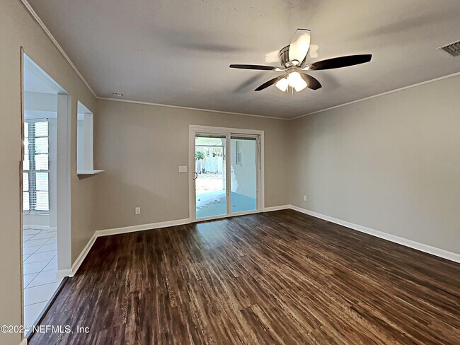 Building Photo - 1737 Gumtree Dr