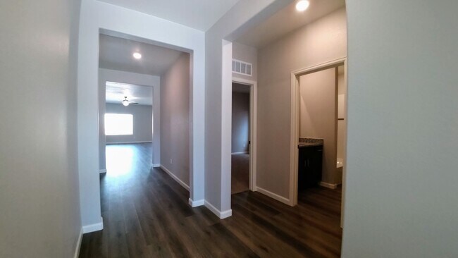 Foto del edificio - Beautiful home in Mead!
