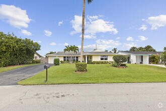 Building Photo - 9956 Dahlia Ave