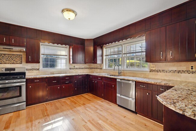 Foto del edificio - 7616 Burford Dr