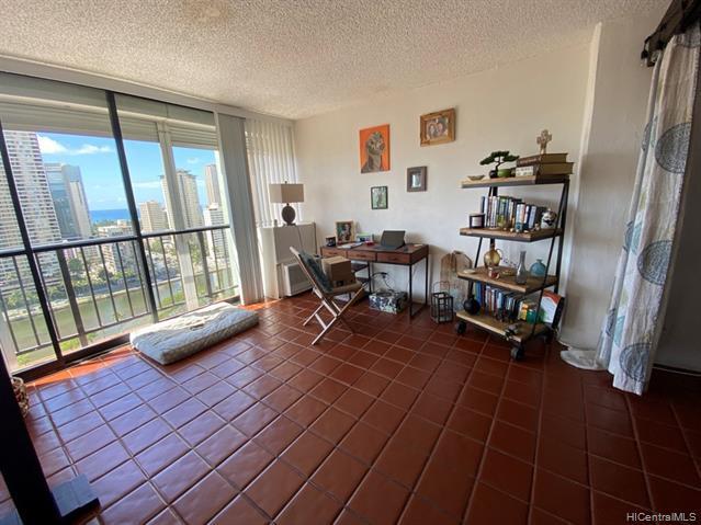 Building Photo - 2444 Hihiwai St
