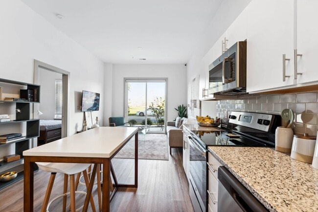 The Point on 38th Apartments - The Point on 38th Apartments