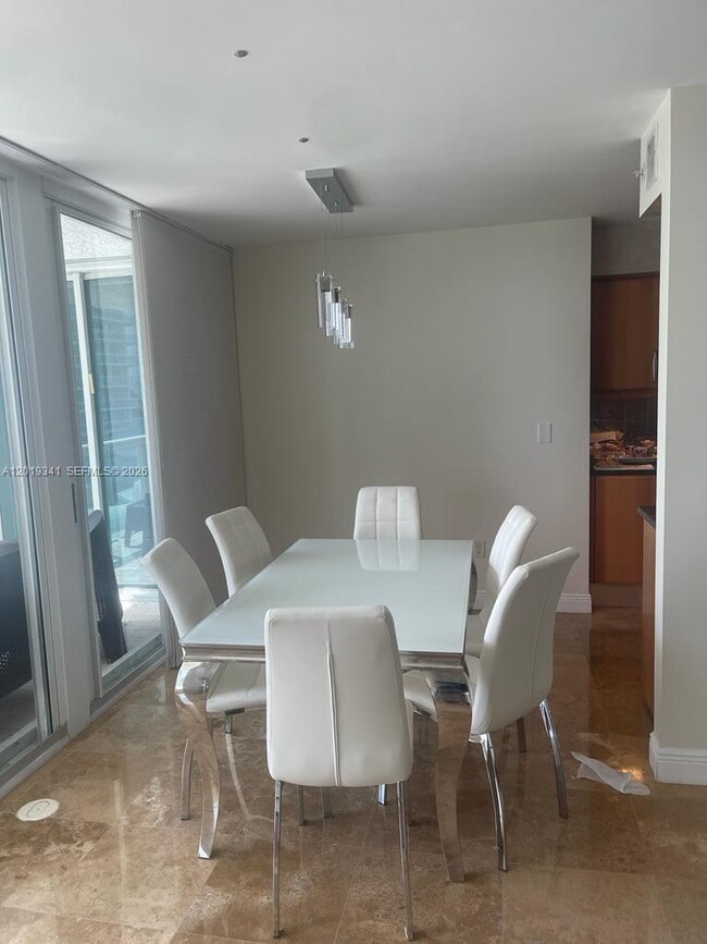 Foto del edificio - 16500 Collins Ave