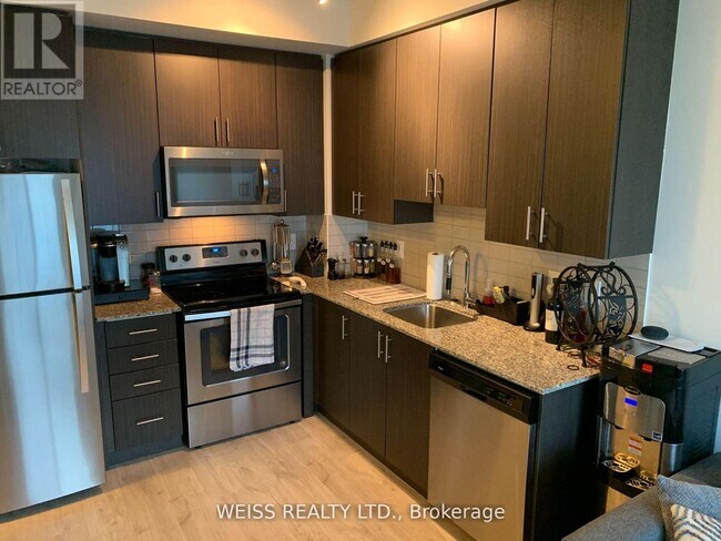 Photo du bâtiment - 3600 Hwy 7 W