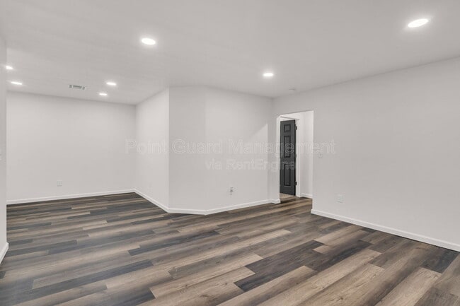 Foto del edificio - 955 Leroy St