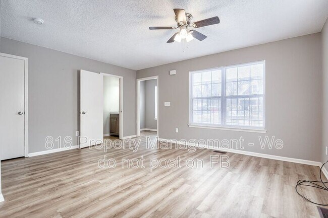 Foto del edificio - 2310-2312 Monroe Ave