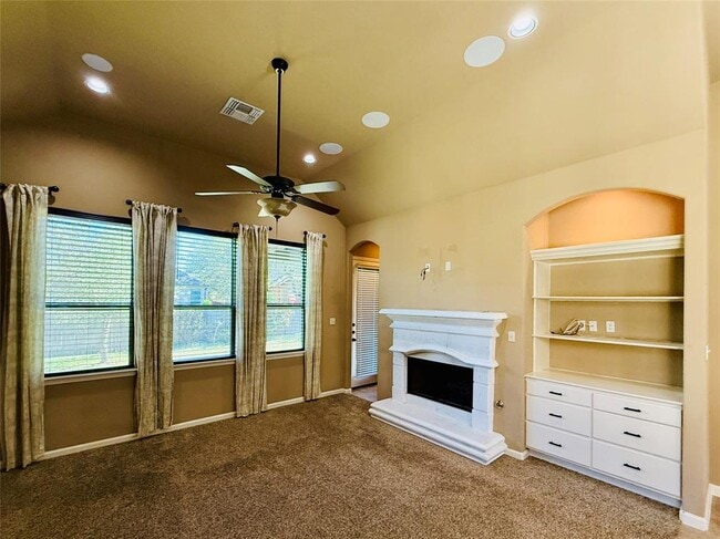 Foto del edificio - 2404 Sweetwater Ln