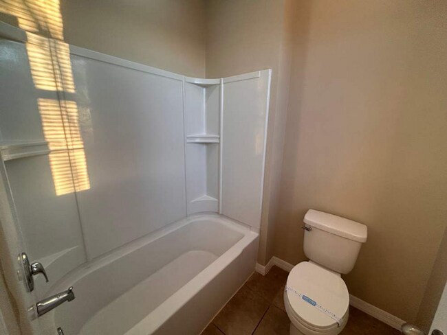 Foto del edificio - 5257 Krenson Woods Way