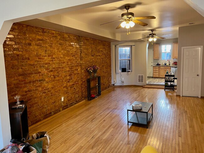 Foto del edificio - 656 Morton Pl NE