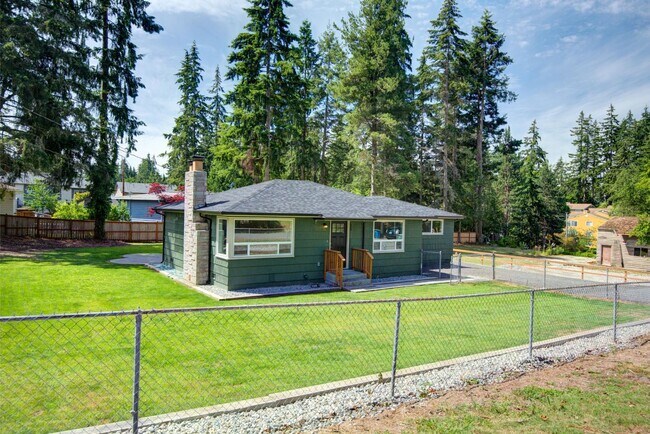 Building Photo - $3125/Mo - For Lease Edmonds - 3/bedroom 1...