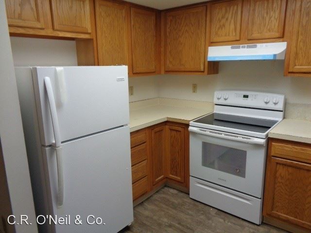 Building Photo - 5267-5277 Brandy Oaks Ln