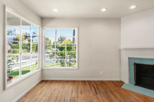 Building Photo - 437 N Swarthmore Ave