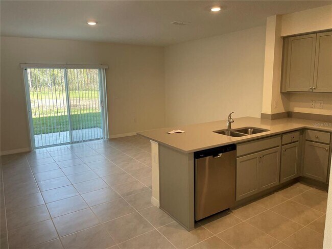 Foto del edificio - 3053 Canary Ave