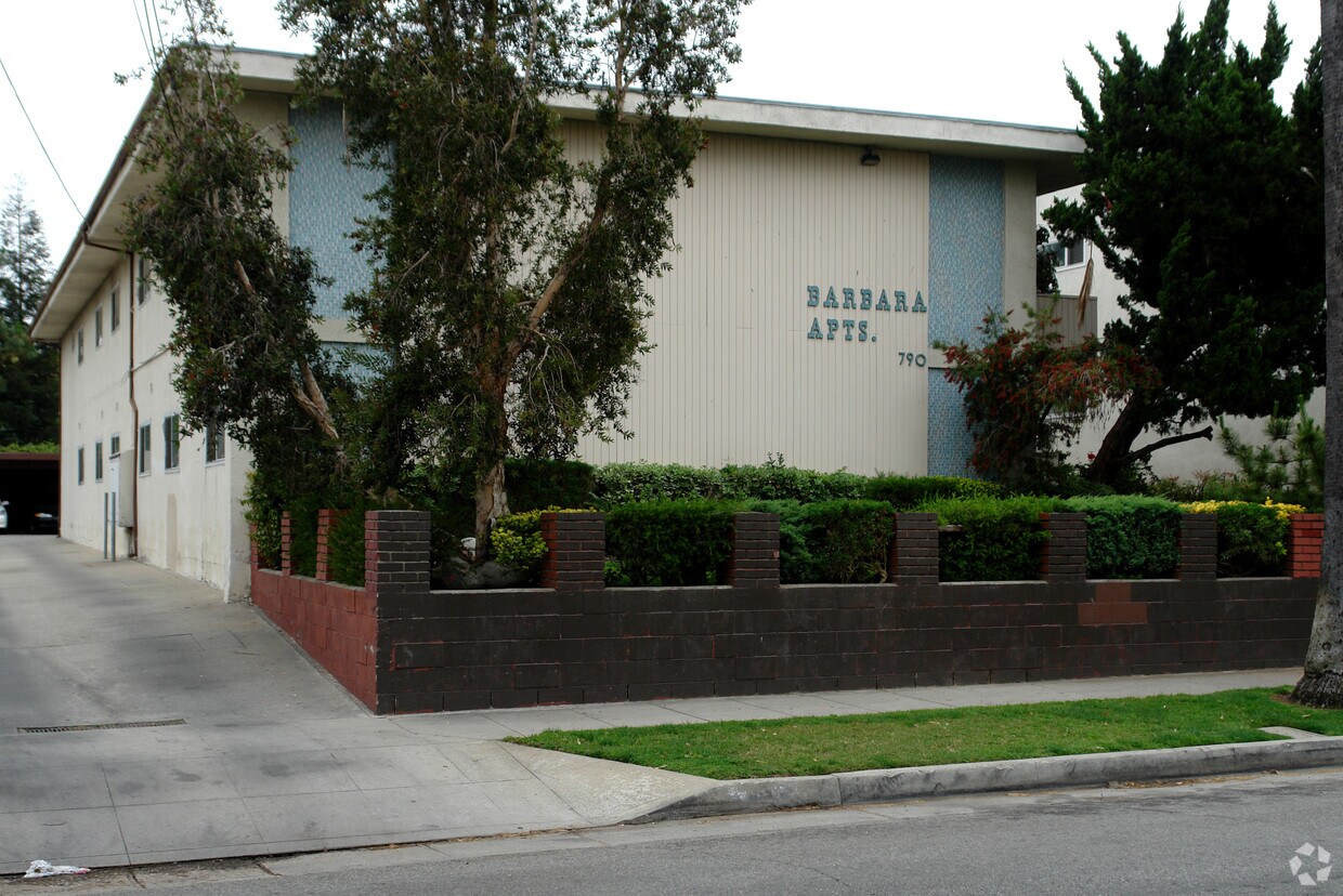 Primary Photo - 790 Earlham St