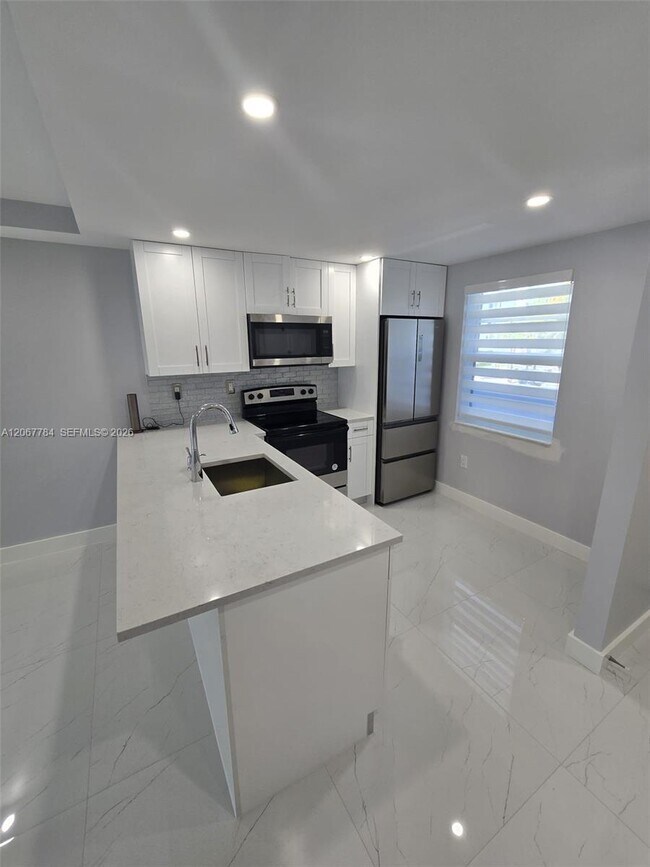 Foto del edificio - 9440 Fontainebleau Blvd