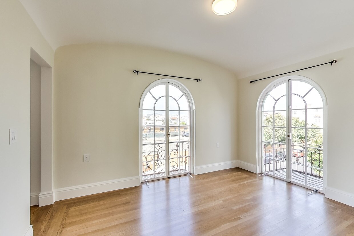 Primary Photo - 3560 Divisadero St