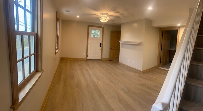 Foto del edificio - 470 S Main St