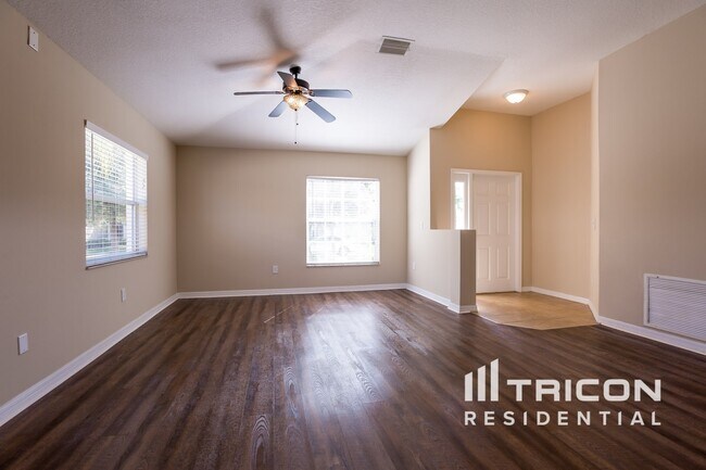 Foto del edificio - 2233 Roanoke Springs Dr