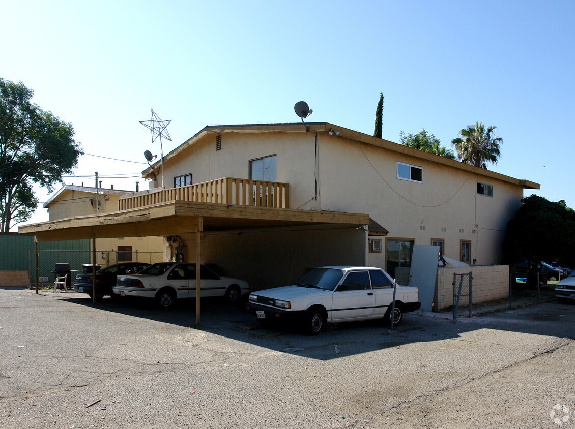 Building Photo - 1109 E La Deney Ct