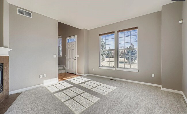 Foto del edificio - BEAUTIFUL 3 Bed 3 Bath Townhome in Lafayette-Available Now!