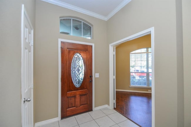Building Photo - 4914 Surrey Park Cir
